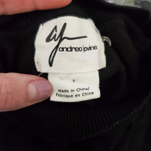 Mock Neck Sleeveless Top - Picture 7 of 13